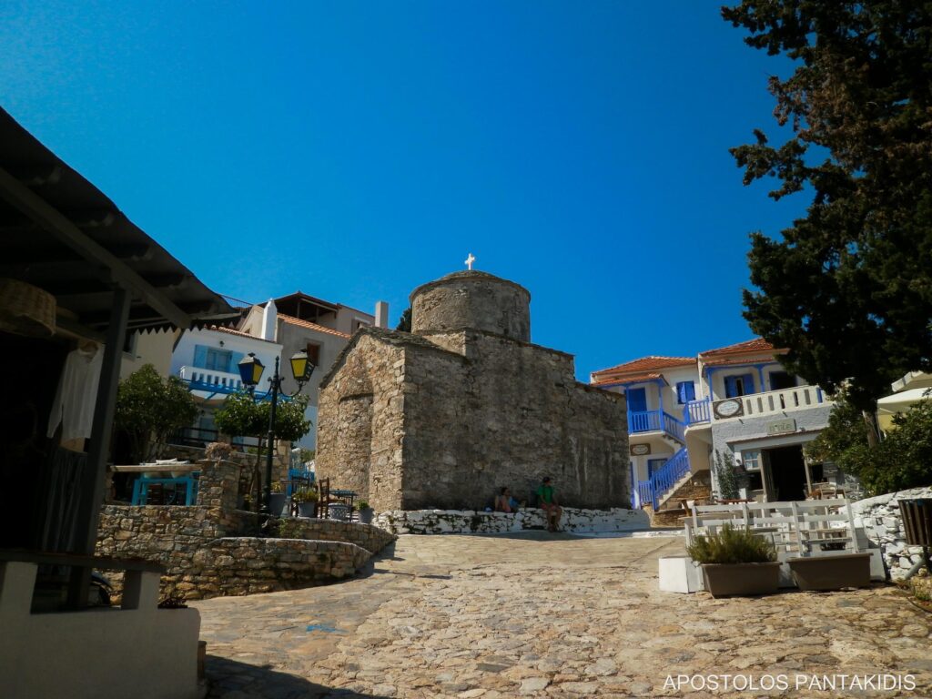 In the alleys of Alonissos