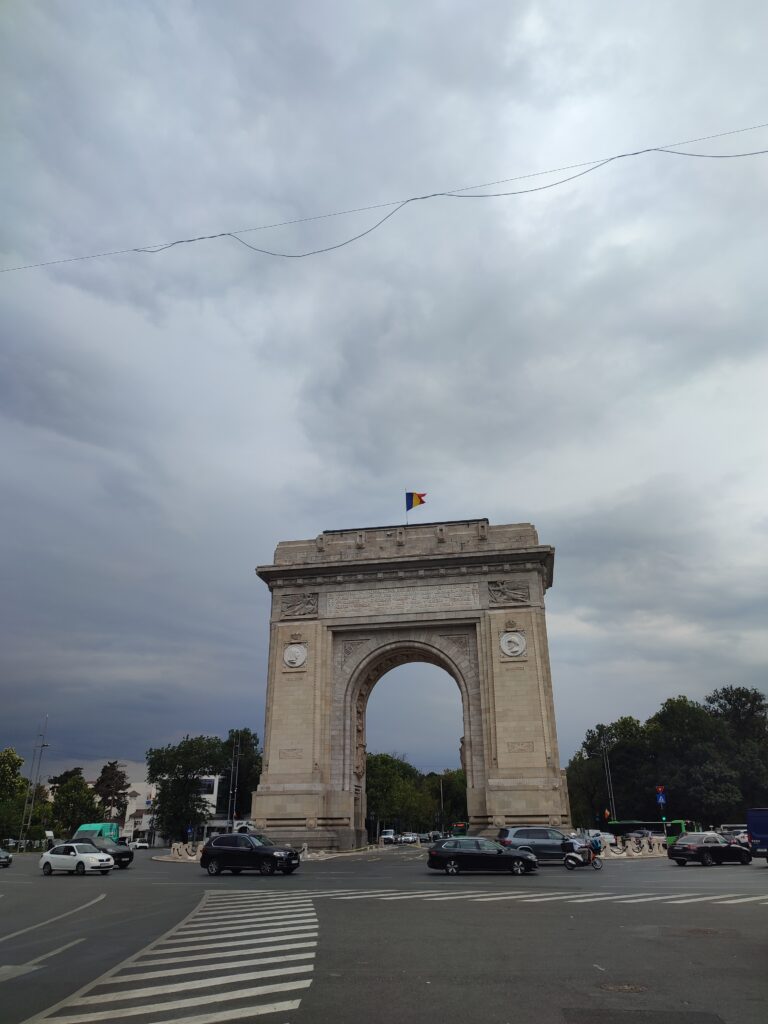 Arcul de Triumf (Arch of Triumph)